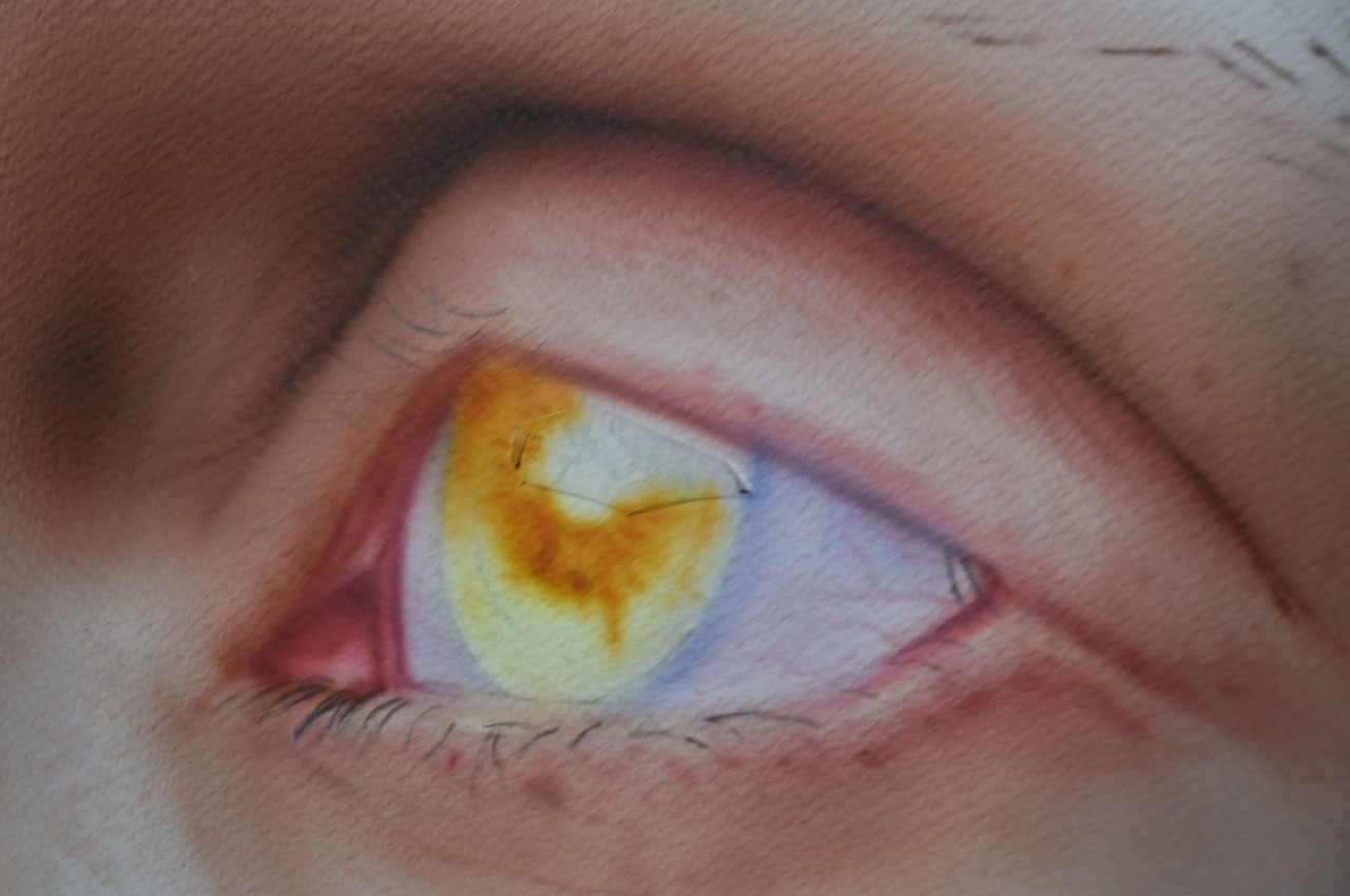 3- Color del Iris: pintá con una mezcla de  20 gotas de Amarillo Limón, 3 de Tierra Sombra Natural y 1 de Rojo Mediano; luego agregá 1 gota más de Rojo para generar la textura del iris.