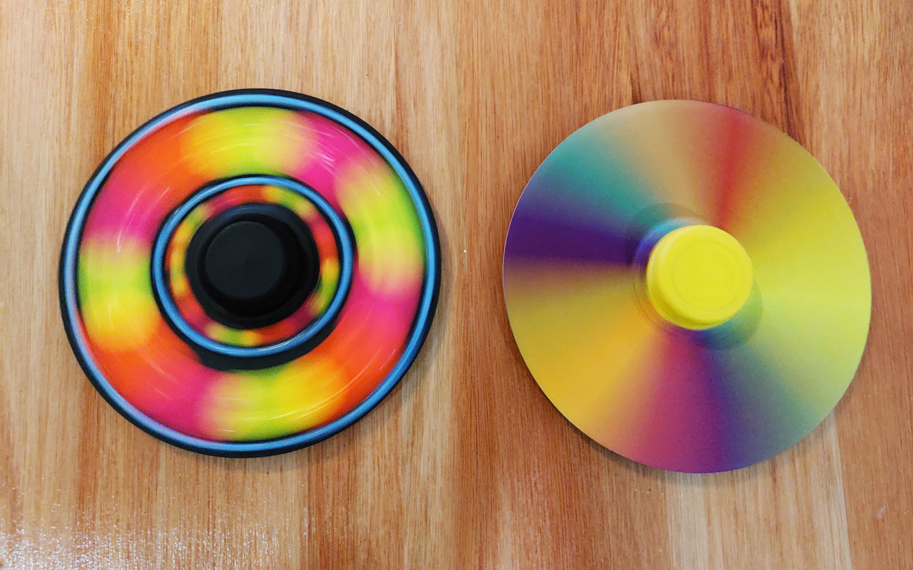 Trompos-de-colores-fluo-con-CDs-(21)