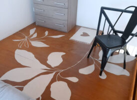 Piso fenólico reciclado con pintura a la tiza